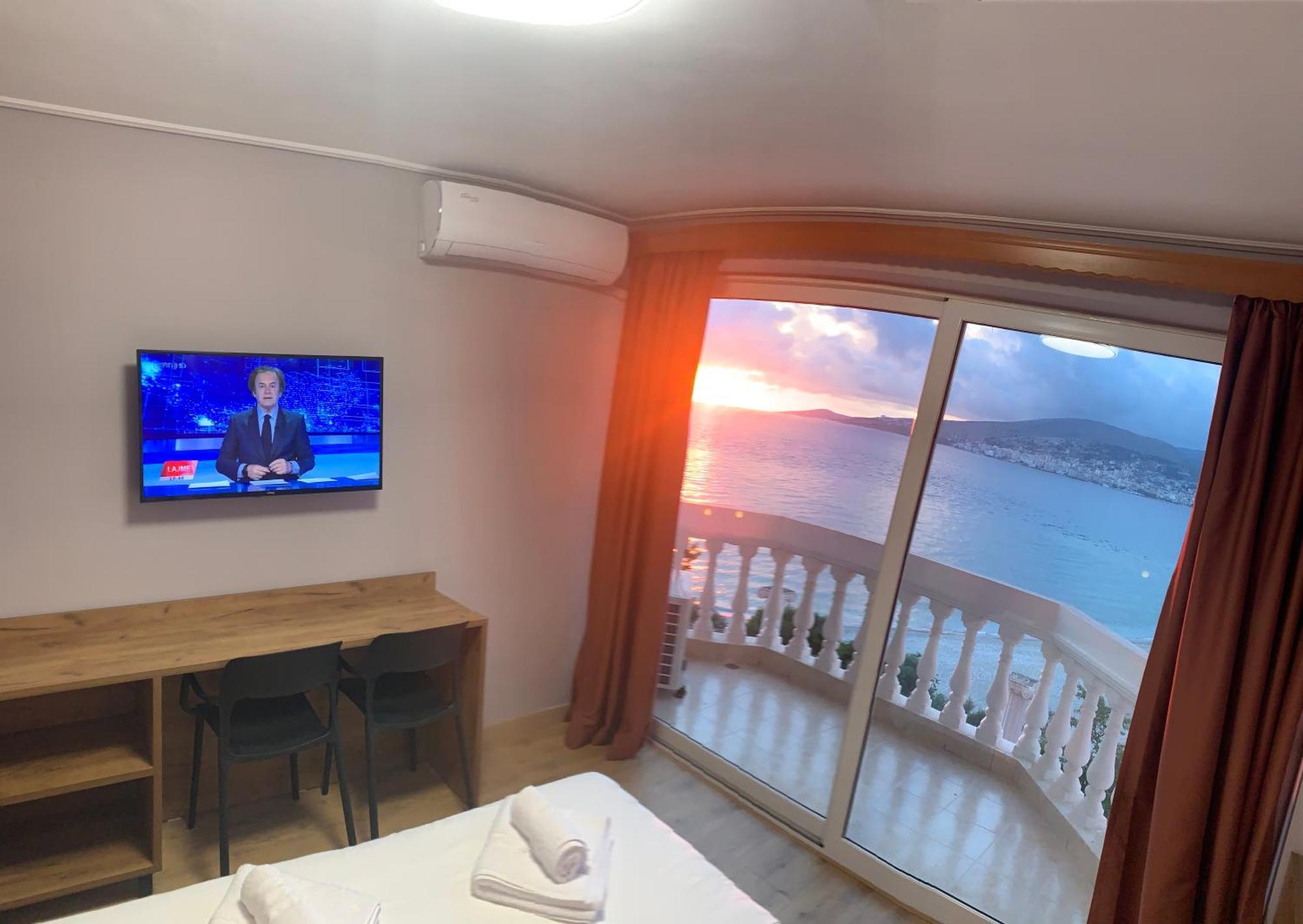 Hotel Dodona Sarandë Buitenkant foto