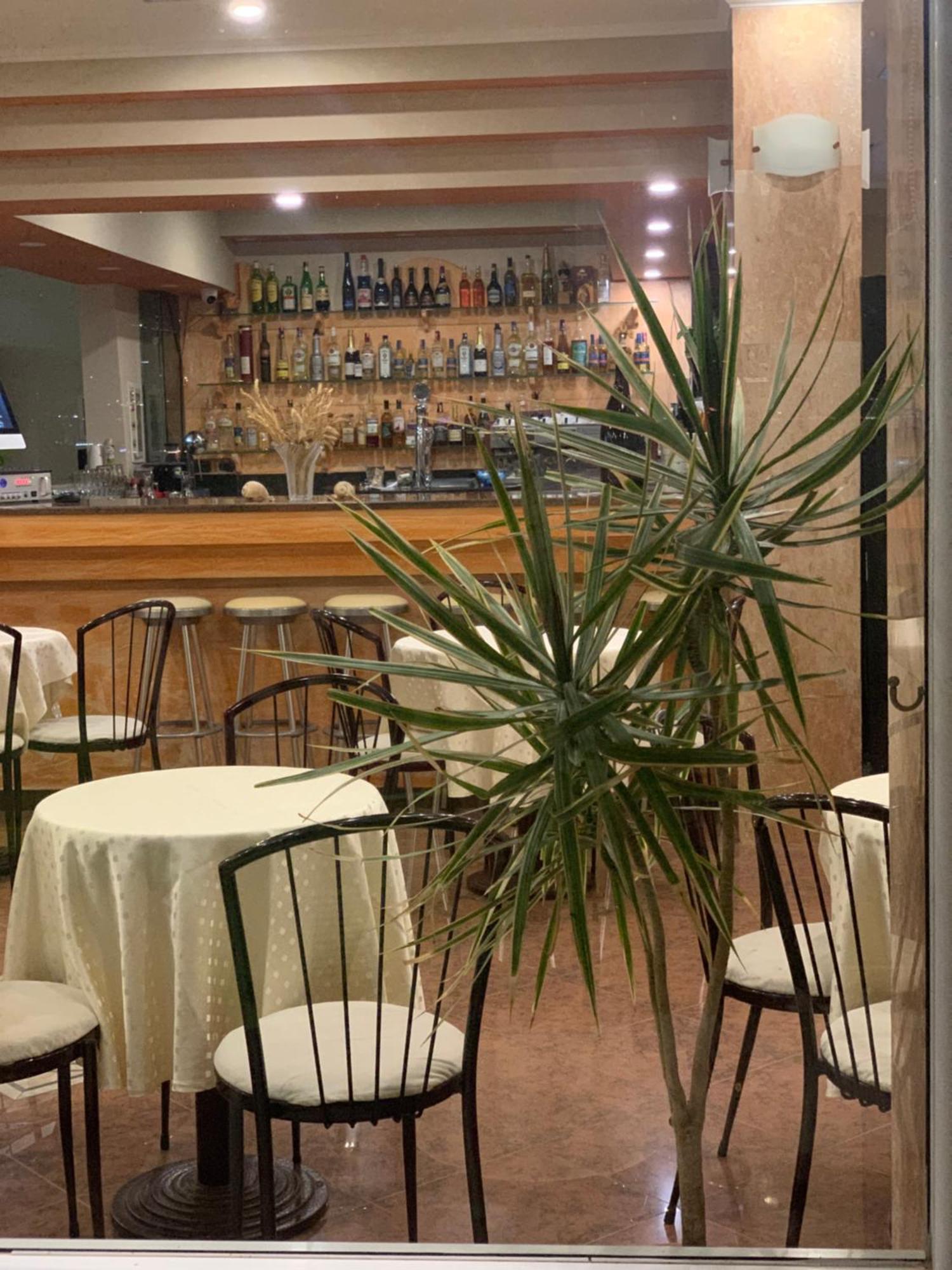 Hotel Dodona Sarandë Buitenkant foto