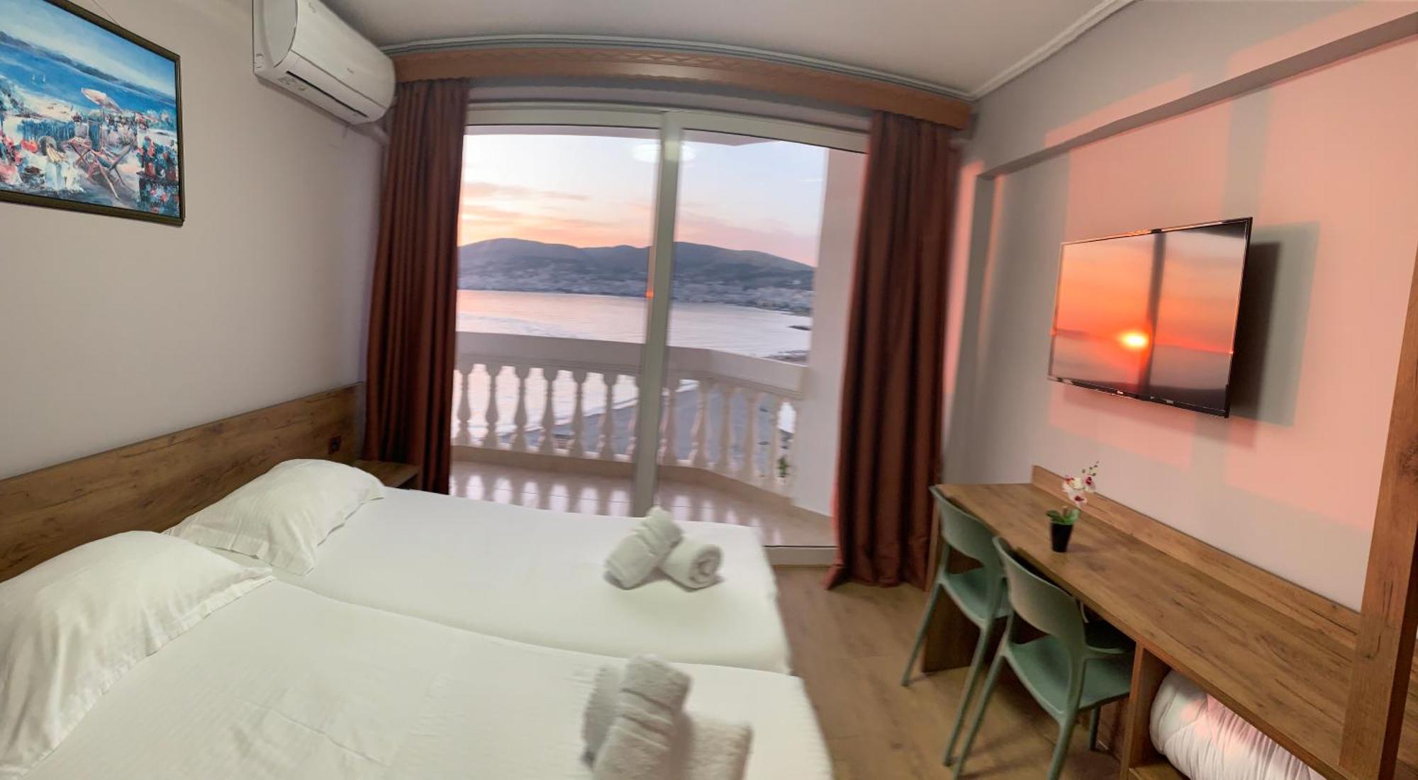 Hotel Dodona Sarandë Buitenkant foto