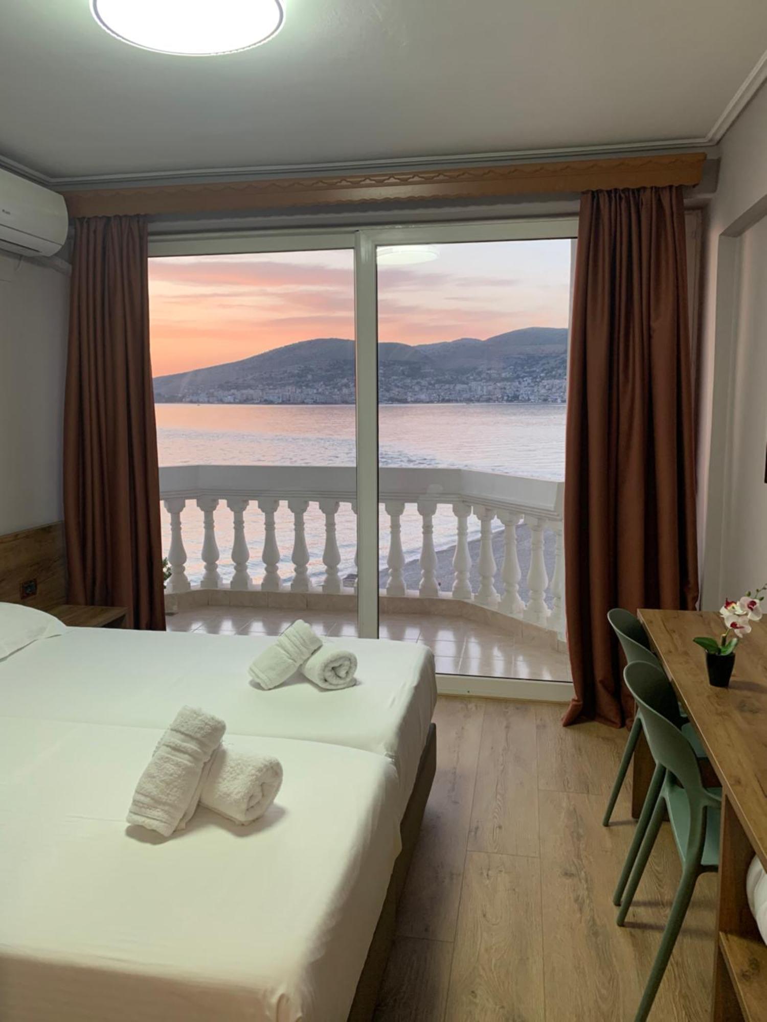 Hotel Dodona Sarandë Buitenkant foto