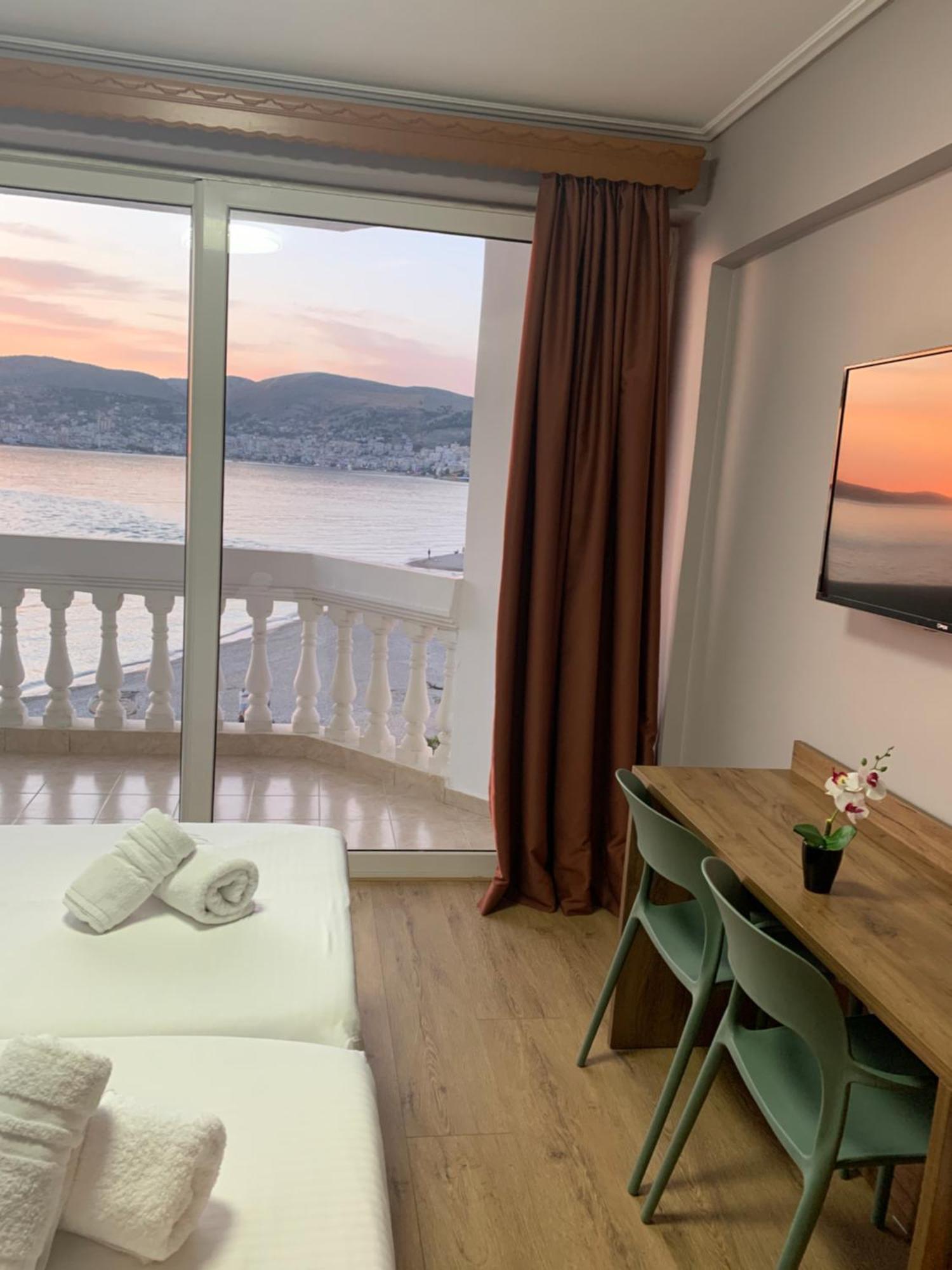 Hotel Dodona Sarandë Buitenkant foto