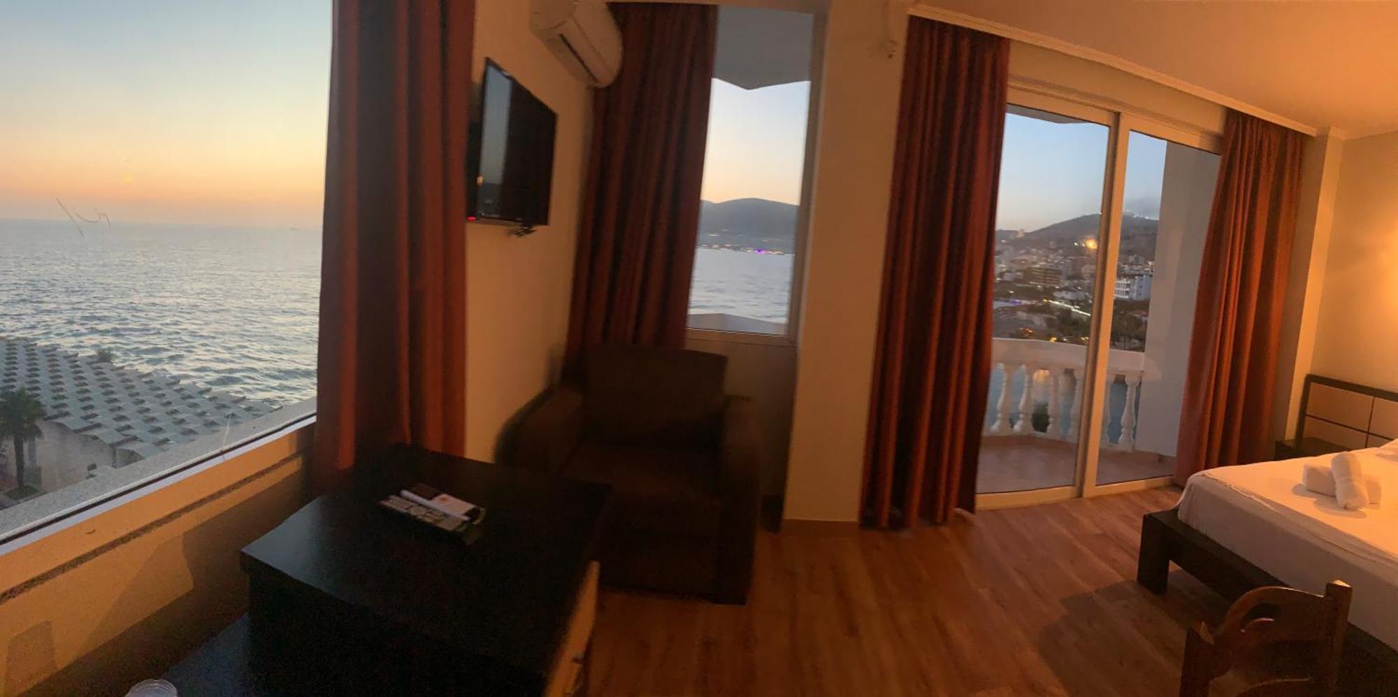 Hotel Dodona Sarandë Buitenkant foto